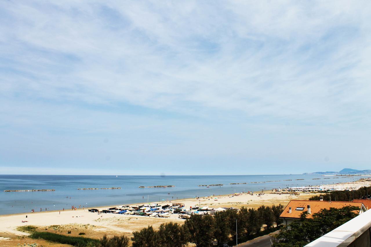 Hotel Dei Galli Senigallia Esterno foto