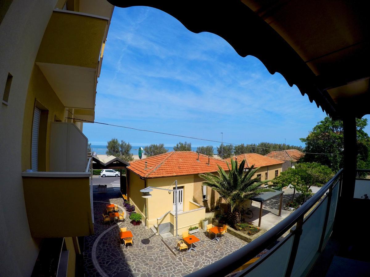 Hotel Dei Galli Senigallia Esterno foto
